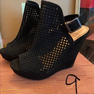 Chinese Laundry Wedges